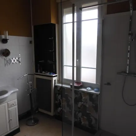 Holiday home La Goelette Et Son Jardin Clos Sans Parking Prive *